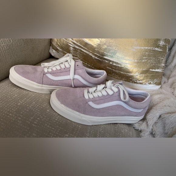 Vans - Picture 2 of 4